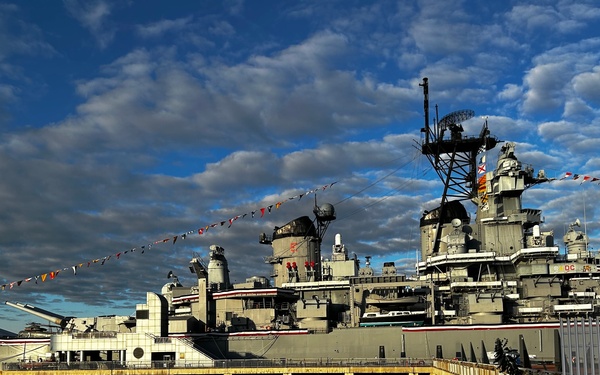 NAVSUP WSS Supports U.S. Navy's 250th Birthday Festivities in Philadelphia