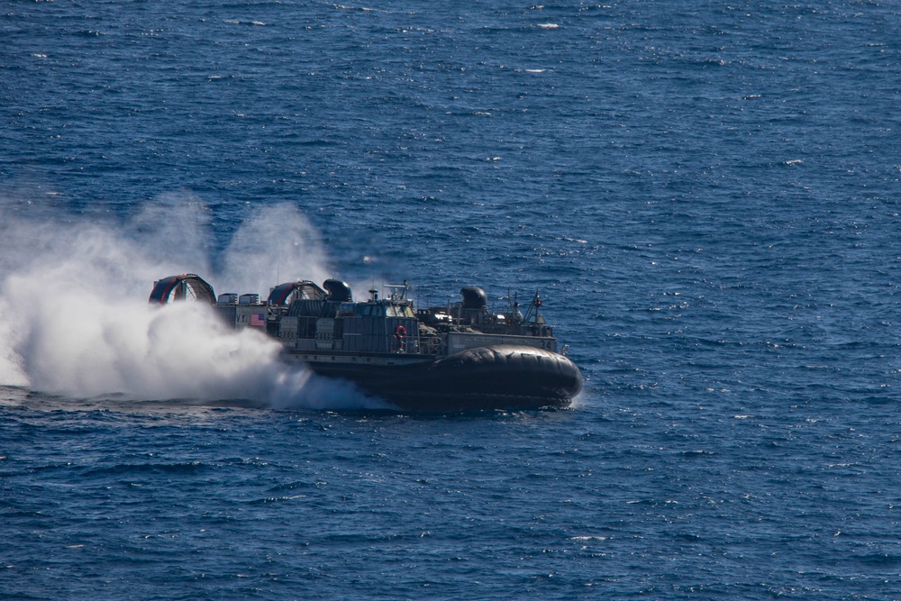 IWO ARG Conducts Amphibious Landing Operations