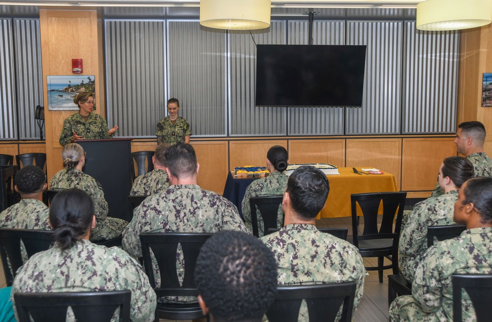 NMCCL holds cake-cutting for Navy 250th birthday