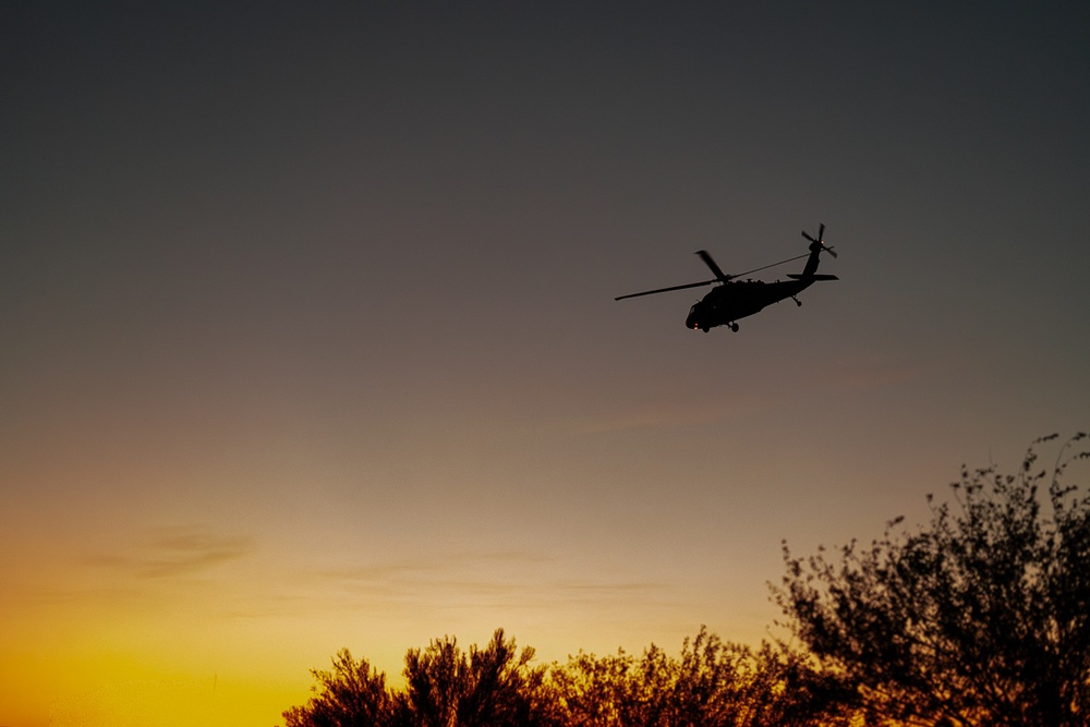 2-12IN Conducts an Air Assault in Ajo, Az.