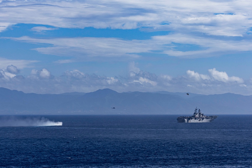 IWO ARG Conducts Amphibious Landing Operations