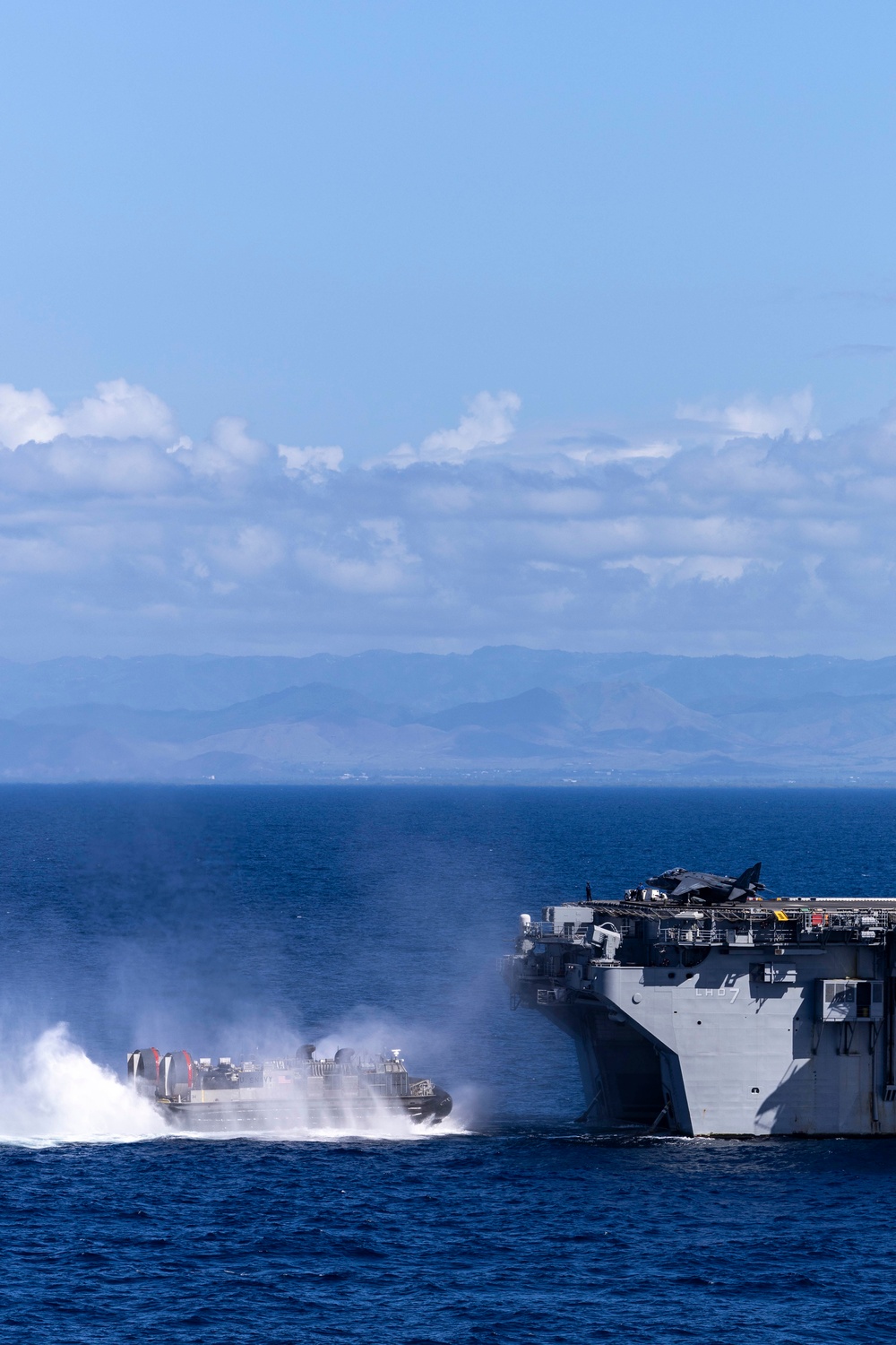 IWO ARG Conducts Amphibious Landing Operations