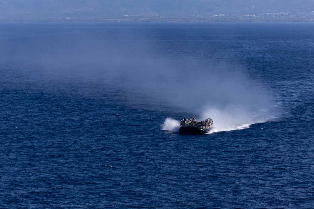 IWO ARG Conducts Amphibious Landing Operations