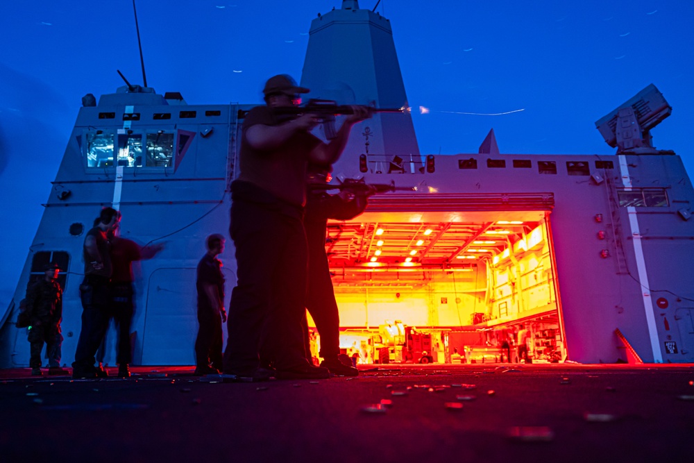 USS San Antonio (LPD 17) conduct M4 qualification shoot