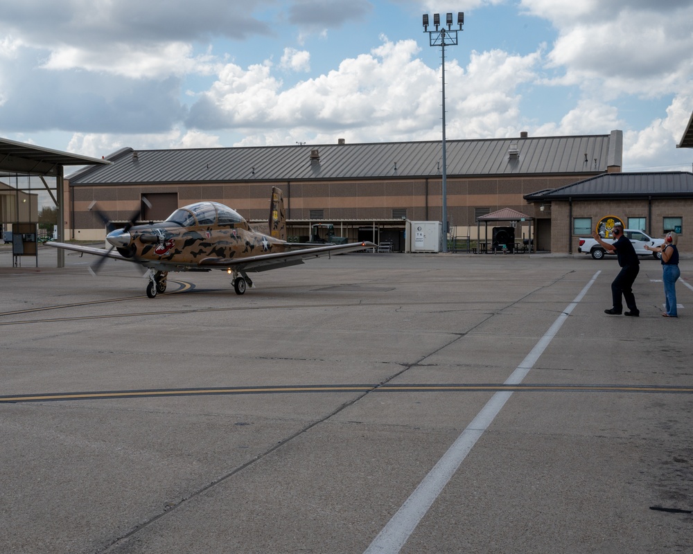 T-6 Maintainer gets an incentive ride from 85 FTS T-6 Maintainer gets an incentive ride from 85 FTS