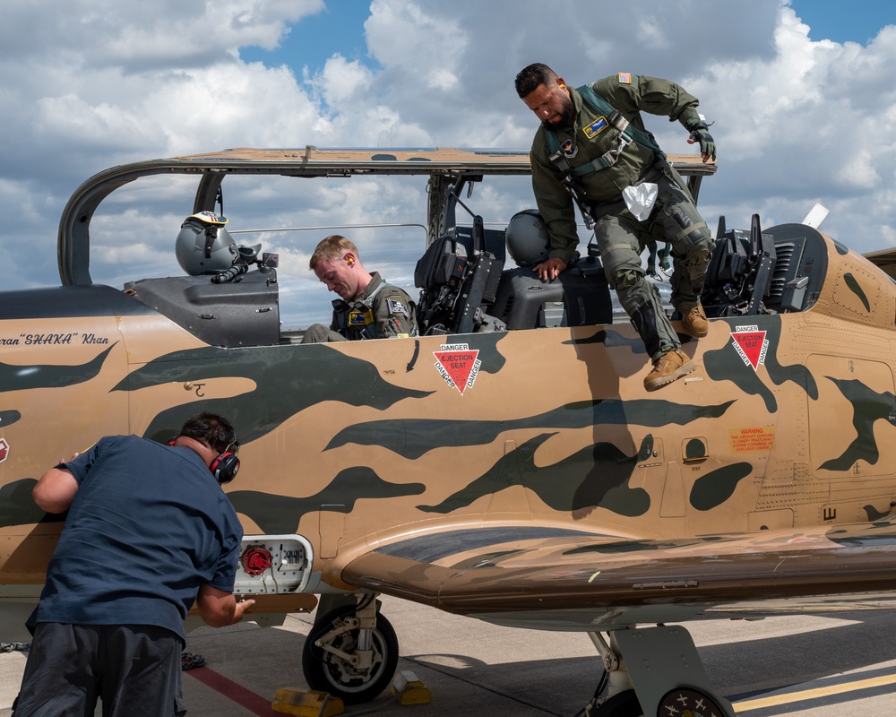 T-6 Maintainer gets an incentive ride from 85 FTS T-6 Maintainer gets an incentive ride from 85 FTS