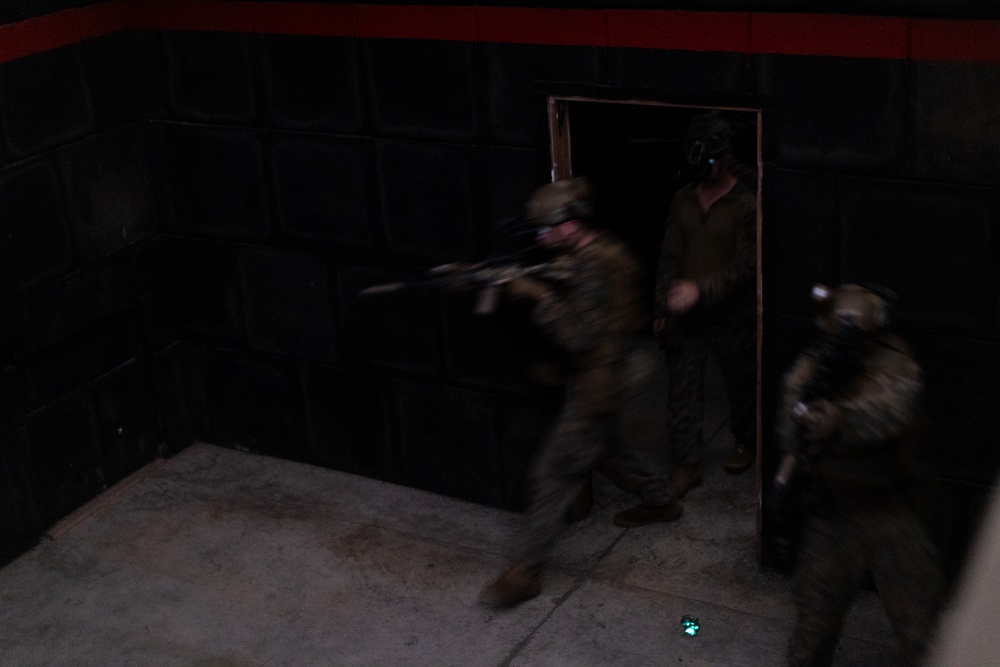 22nd MEU(SOC) | BLT 3/6 India Co. Night CQB Training
