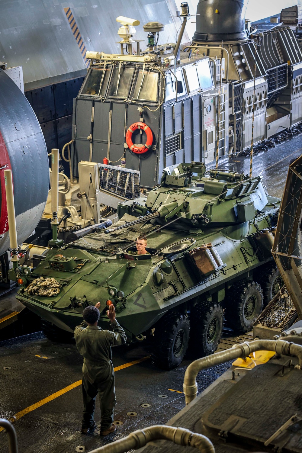 USS Iwo Jima Conducts LCAC Operations