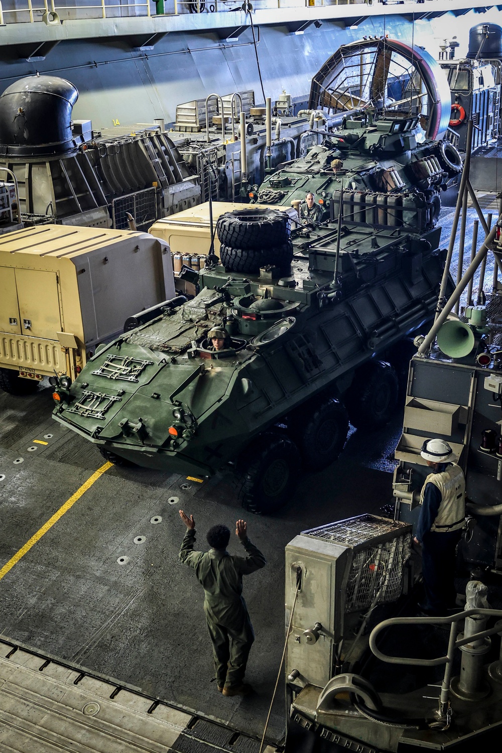 USS Iwo Jima Conducts LCAC Operations