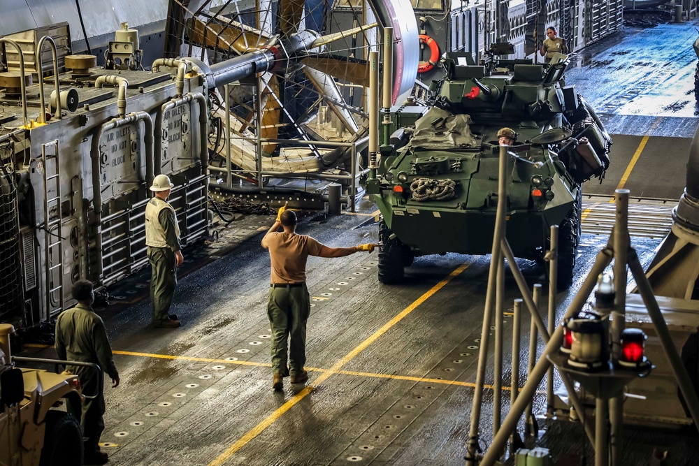 USS Iwo Jima Conducts LCAC Operations