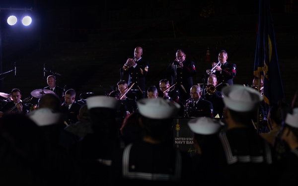 Philadelphia Art Museum hosts Navy Band Commodres for Navy 250