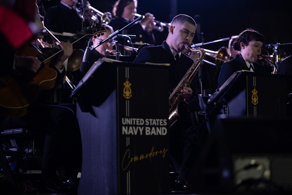 Philadelphia Art Museum hosts Navy Band Commodres for Navy 250