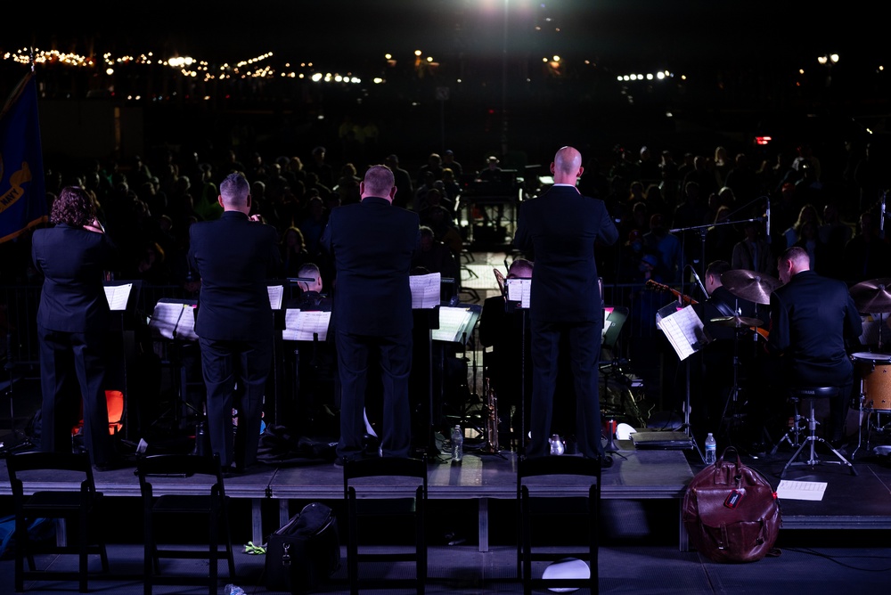 Philadelphia Art Museum hosts Navy Band Commodres for Navy 250