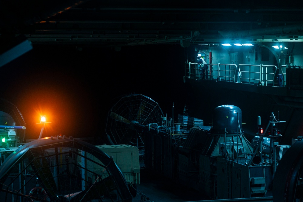 USS Iwo Jima Conducts Amphibious Operations