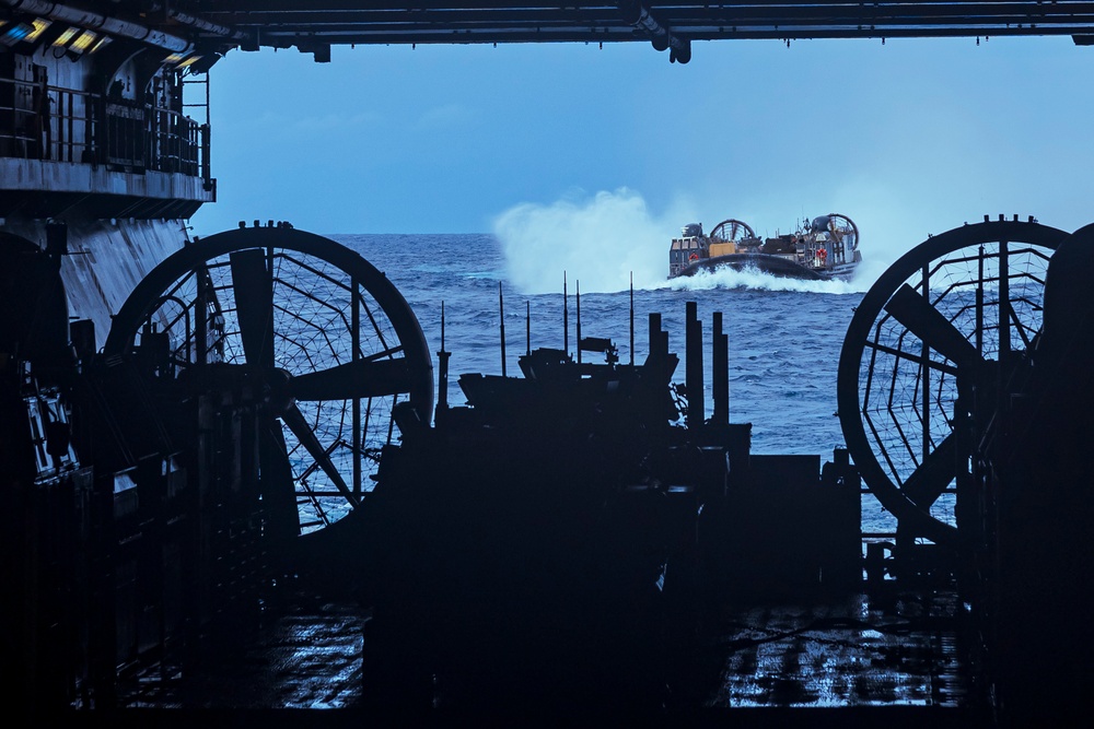 USS Iwo Jima Conducts Amphibious Operations
