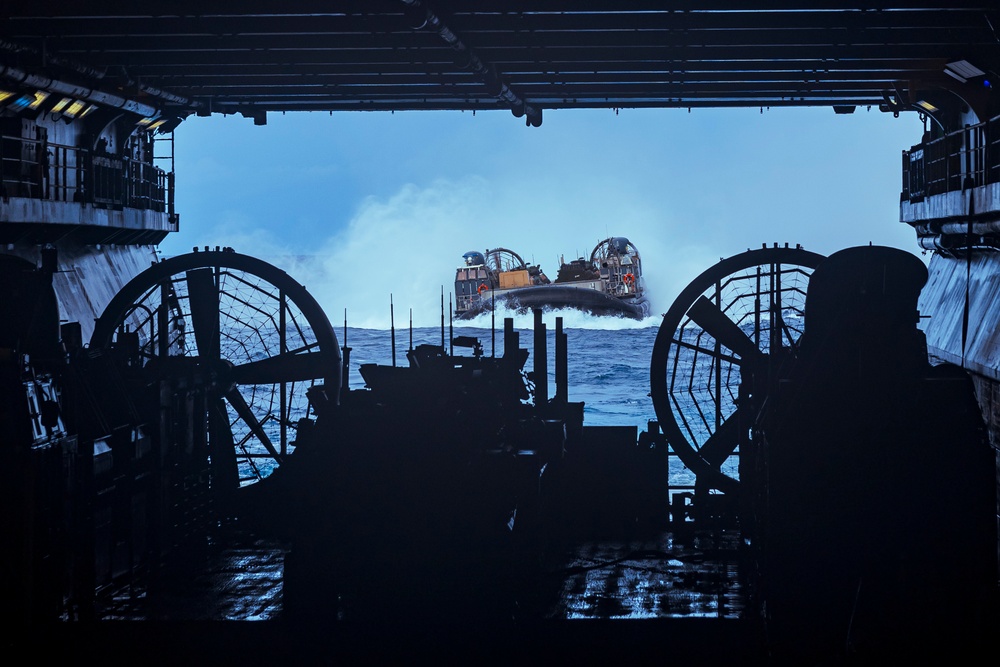 USS Iwo Jima Conducts Amphibious Operations