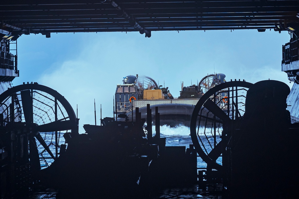 USS Iwo Jima Conducts Amphibious Operations