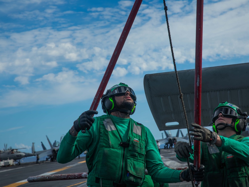 USS Gerald R. Ford (CVN 78) Conducts Helicopter Flight Operations