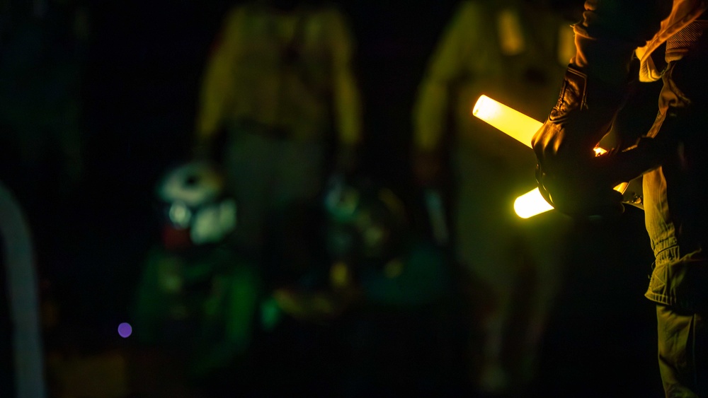 USS Gerald R. Ford (CVN 78) Night Flight Operations USS Gerald R. Ford (CVN 78) Night Flight Operations