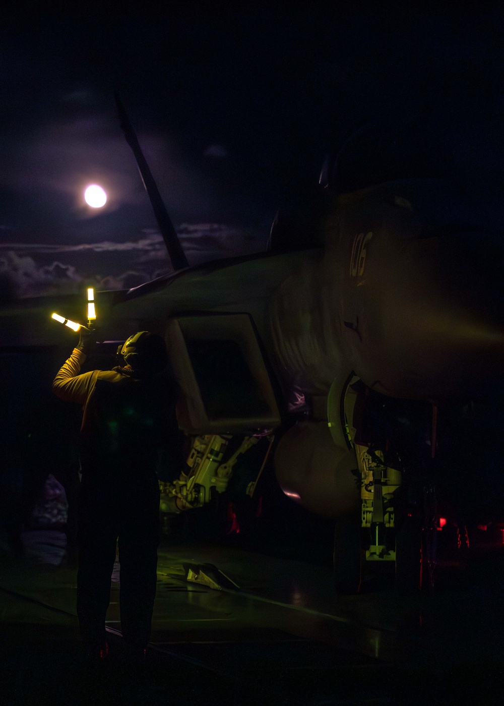 USS Gerald R. Ford (CVN 78) Night Flight Operations USS Gerald R. Ford (CVN 78) Night Flight Operations