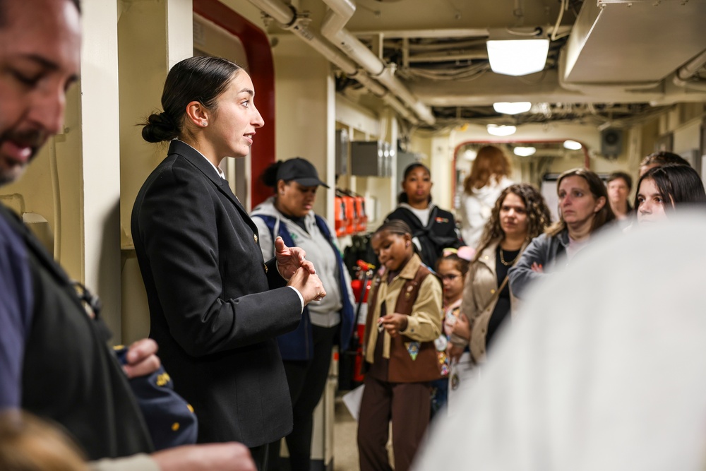 Girl Groups Tour USS Arlington Girl Groups Tour USS Arlington
