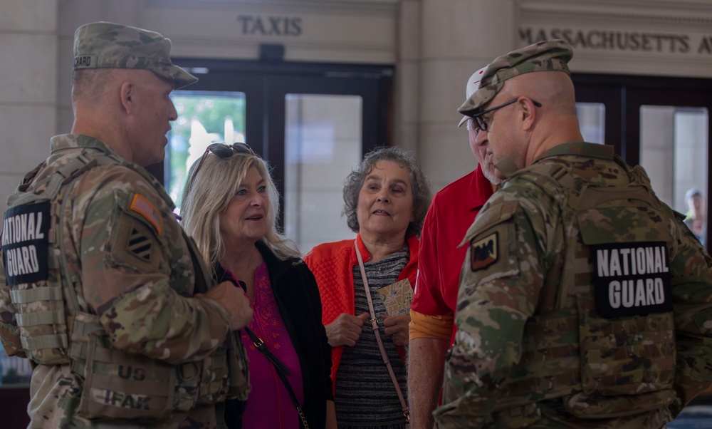 Lt. Gen. Stubbs Visit D.C National Guard at Union Station