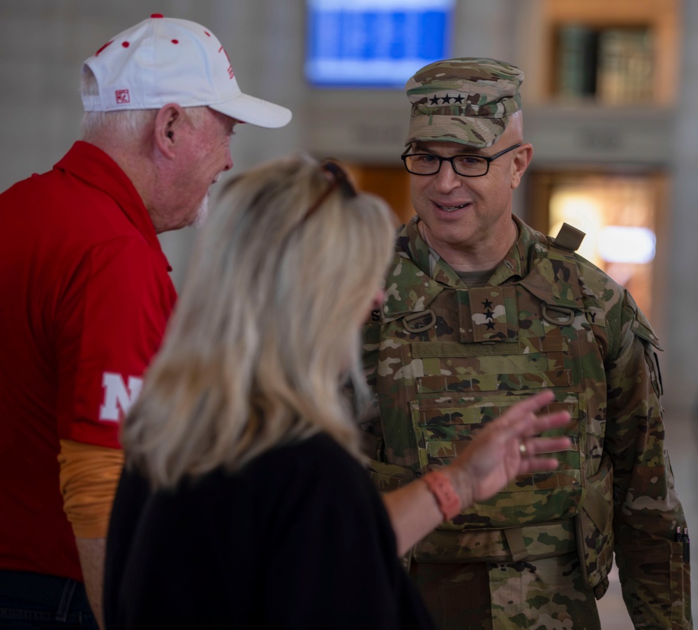 Lt. Gen. Stubbs Visit D.C National Guard at Union Station