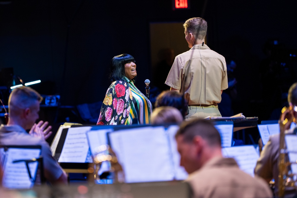 Patti LaBelle rehearses with Navy Band for Victory at Sea concert