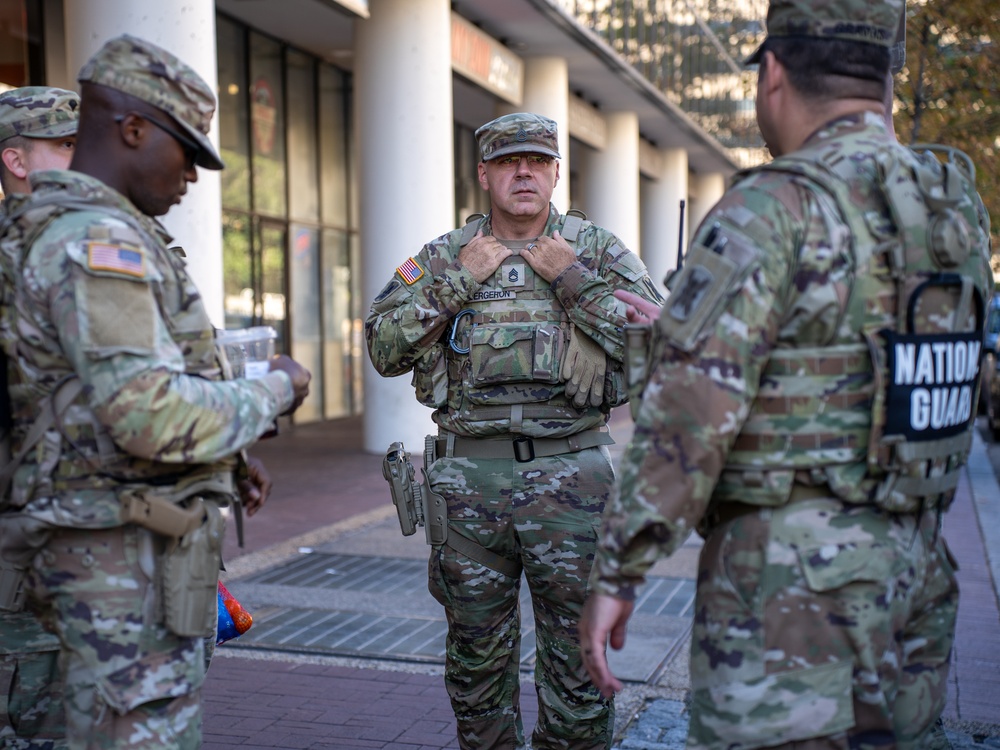 Soldiers provide a presence patrol in the National Mall Soldiers provide a presence patrol in the National Mall