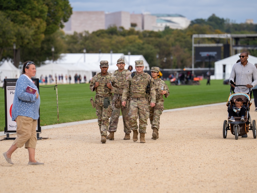 Soldiers provide a presence patrol in the National Mall Soldiers provide a presence patrol in the National Mall