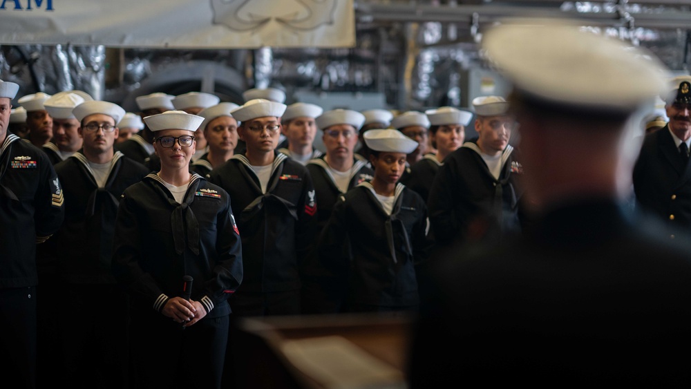 USS Cooperstown (LCS 23) hosts USS Cole (DDG 67) remembrance ceremony