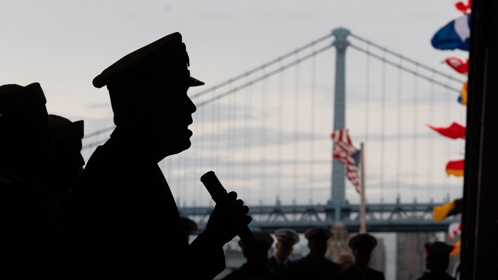 USS Cooperstown (LCS 23) hosts USS Cole (DDG 67) remembrance ceremony
