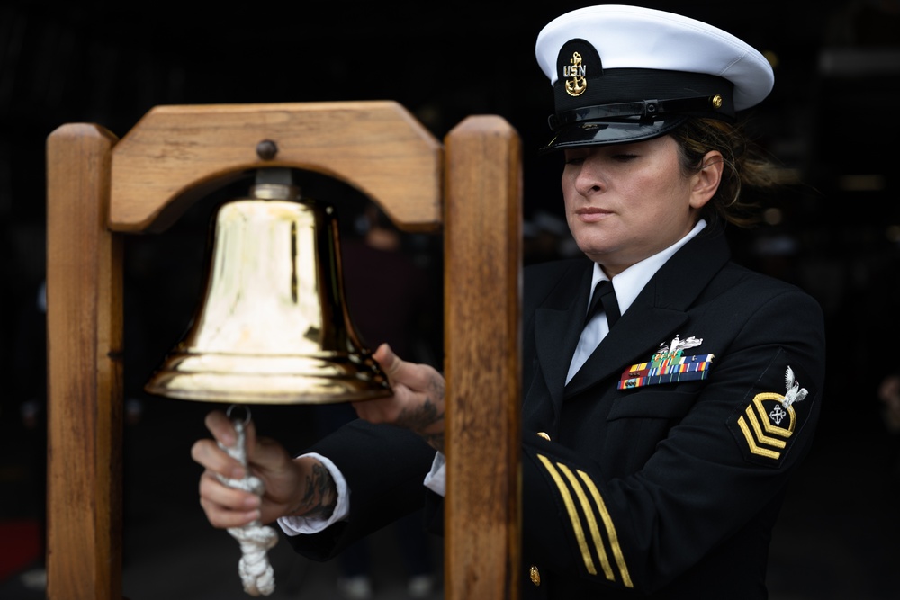 USS Cooperstown (LCS 23) hosts USS Cole (DDG 67) remembrance ceremony