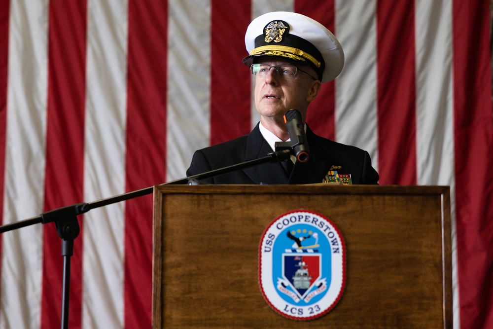 USS Cooperstown (LCS 23) hosts USS Cole (DDG 67) remembrance ceremony