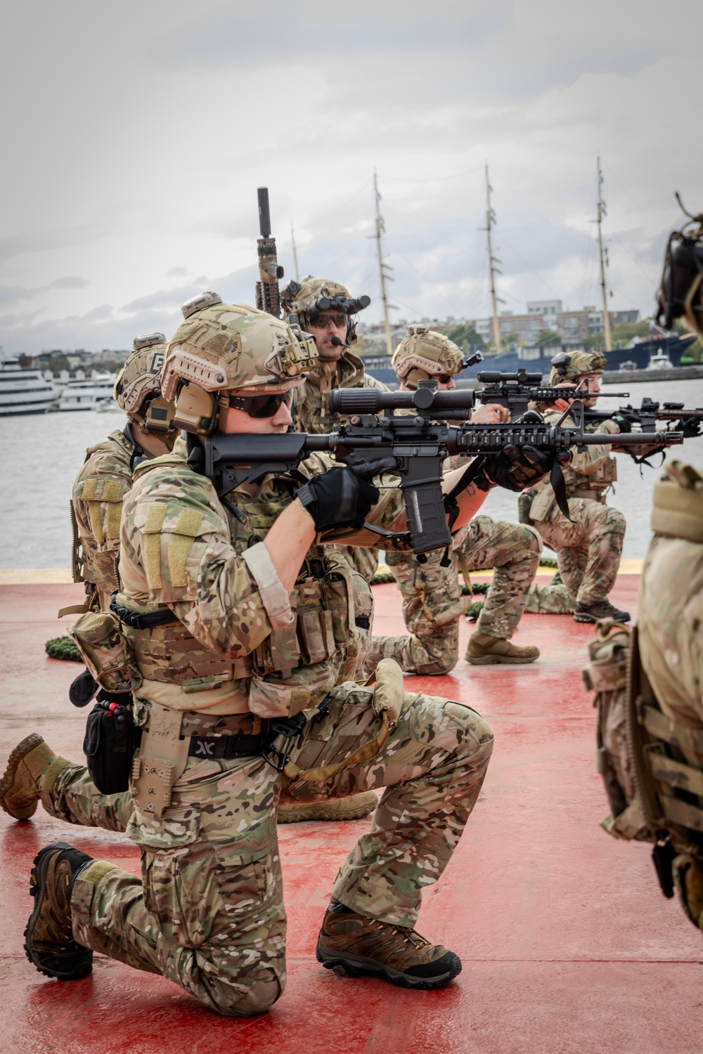 Navy Marine Corps'  250 - U.S. Navy EOD