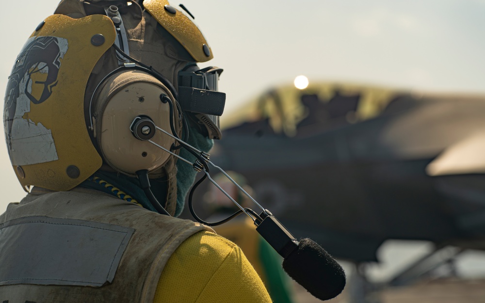 George Washington Conducts Flight Operations