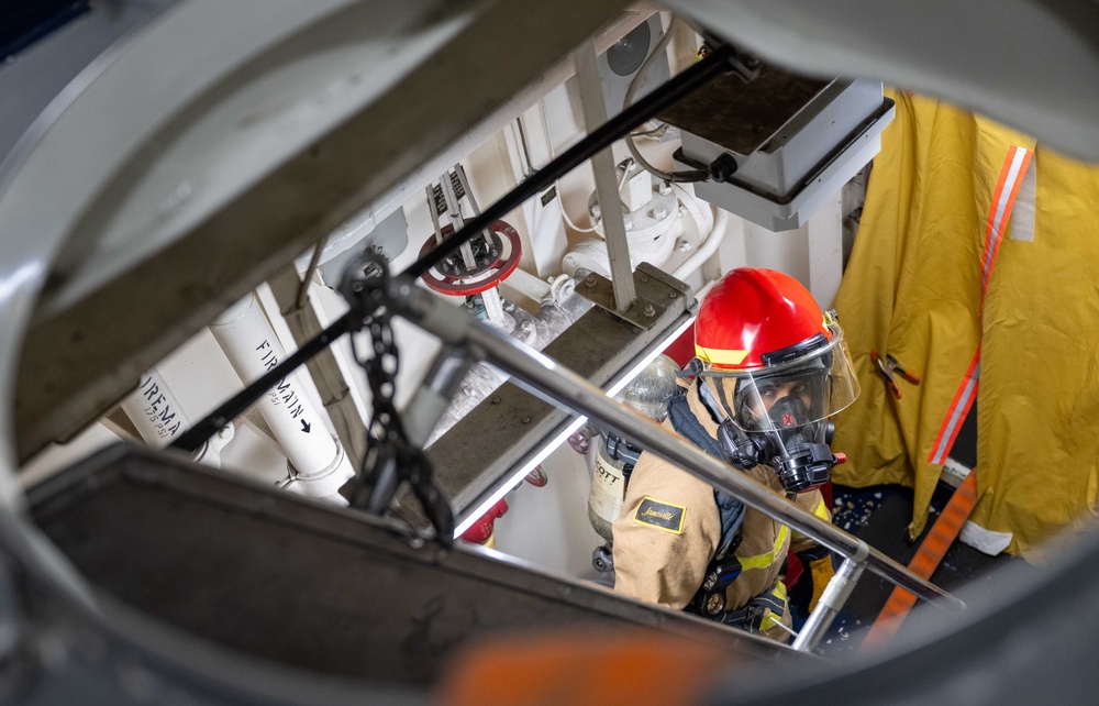 USS America (LHA 6) Conducts Firefighting Training