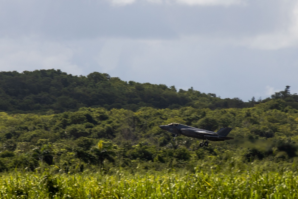 VMFA-225 conducts flight operations in Puerto Rico