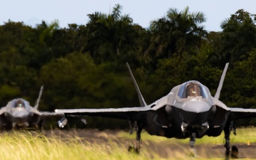 VMFA-225 conducts flight operations in Puerto Rico