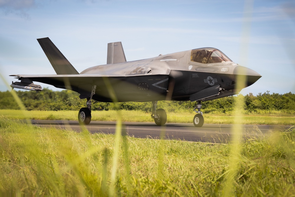 VMFA-225 conducts flight operations in Puerto Rico