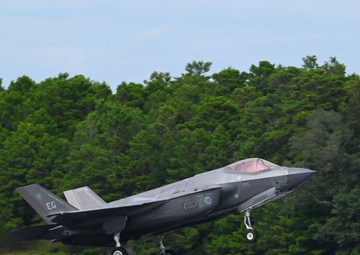 The 33rd FW’s first F-35 departs Eglin AFB