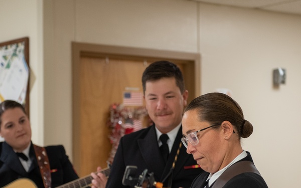 Navy Band Country Current performs for veterans