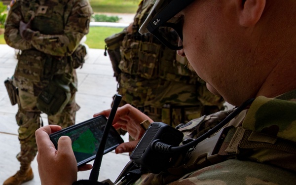 Overseeing Monumental Streets