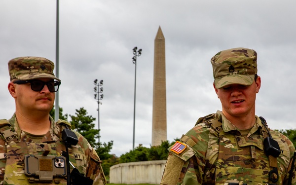 Overseeing Monumental Streets