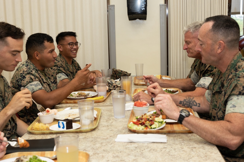 III Marine Expeditionary Force Marines celebrate U.S. Navy’s 250th birthday with Commanding General