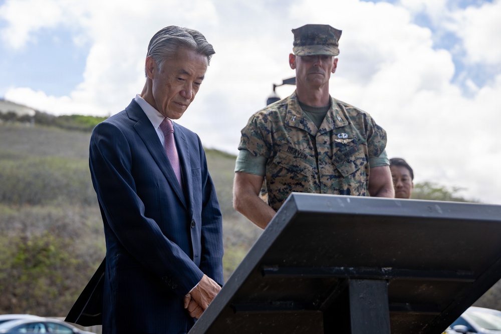 Shigeo Yamada and Distinguished Guests visit the Commander Fusata Iida Memorial at MCBH