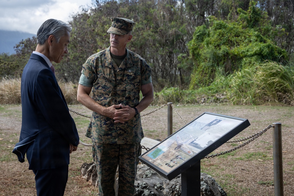 Shigeo Yamada and Distinguished Guests visit the Commander Fusata Iida Memorial at MCBH