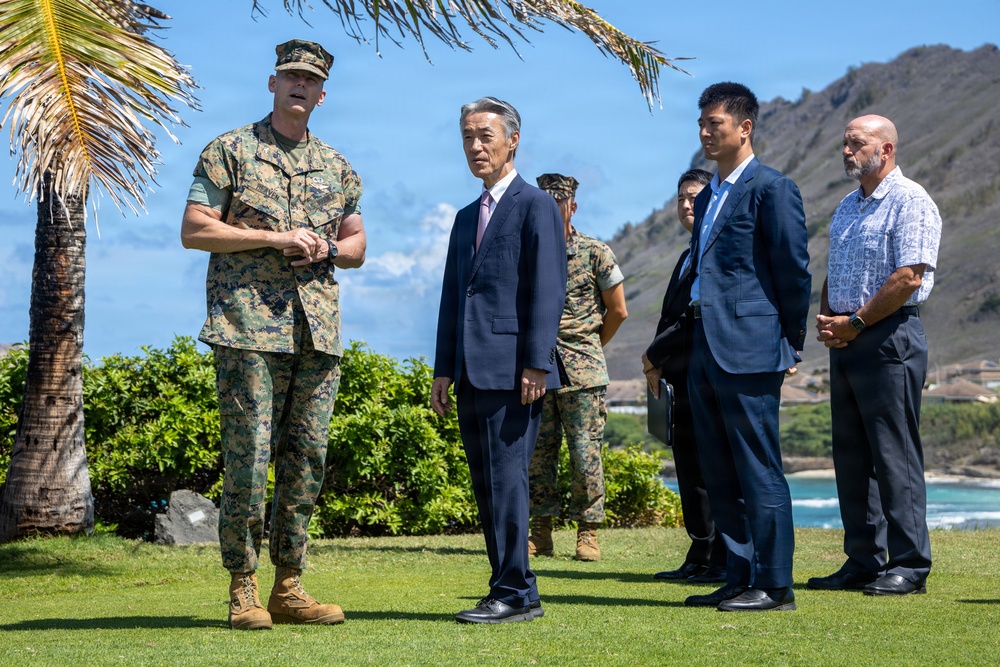 Shigeo Yamada and Distinguished Guests visit the Commander Fusata Iida Memorial at MCBH