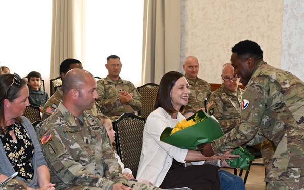414th Contracting Support Brigade conducts change of responsibility