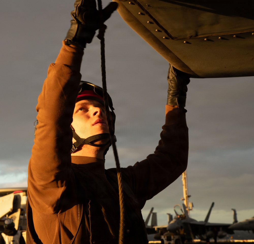 HSM-70 Prepares for Flight Operations HSM-70 Prepares for Flight Operations